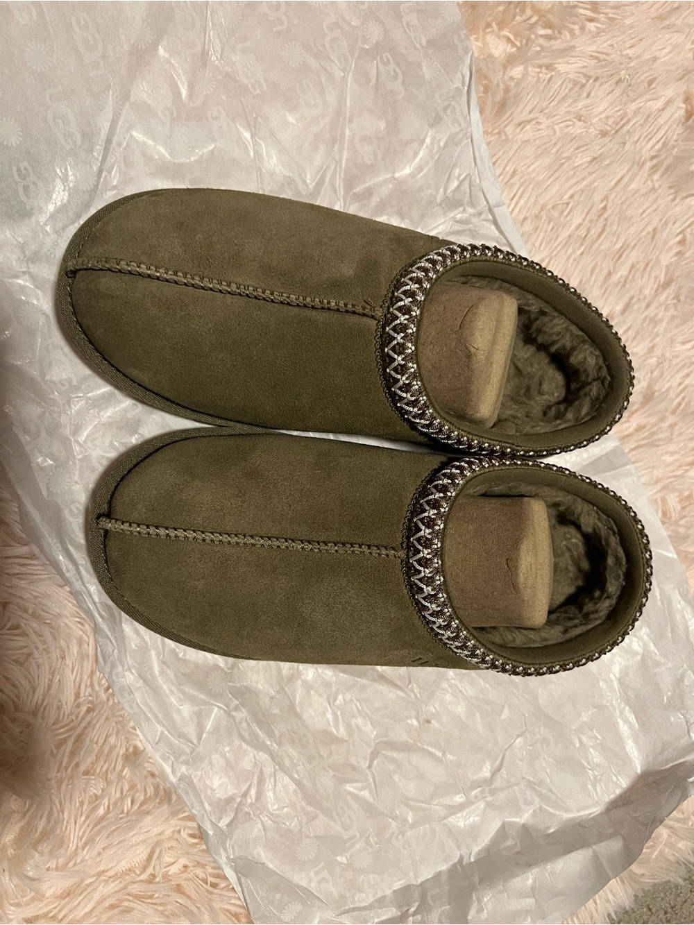 UGG Tasman Suede Slip-On Loafer in Olive Green Size 5